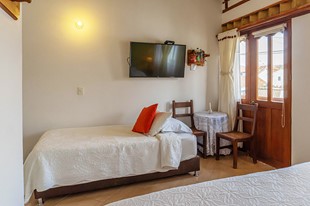 Estándar triple - Hotel Villa del Ángel - Villa de Leyva, Boyacá - image - 2